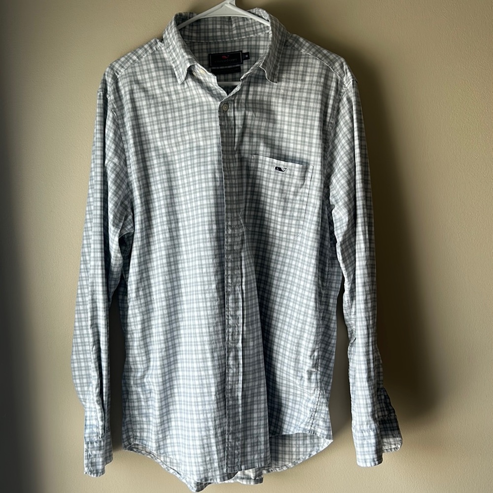 Vineyard Vines size M button down